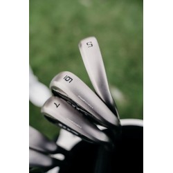 Cobra Vente série de fers golf homme modèle Darkspeed graphite